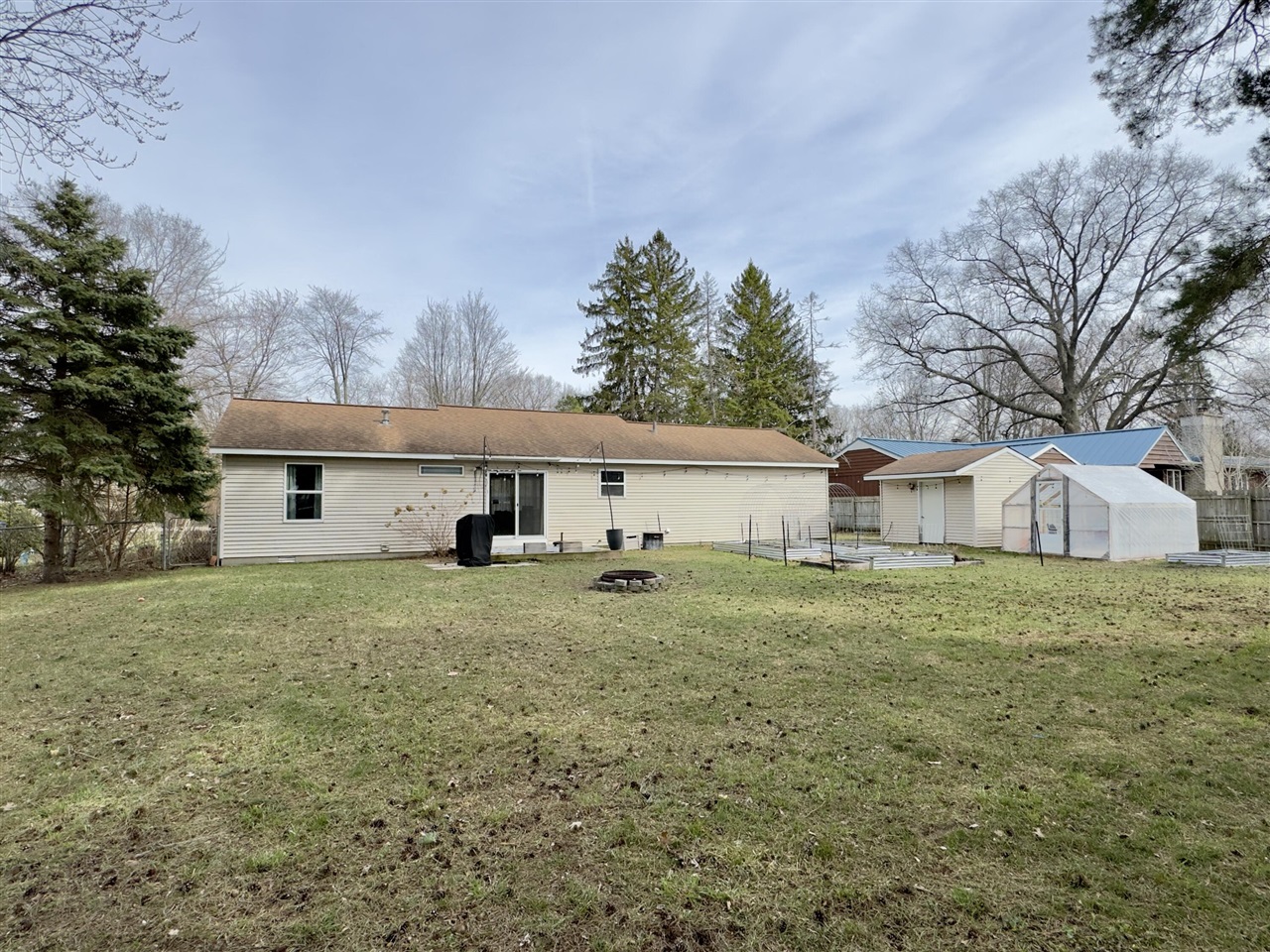 15577 Pine Street, Grand Haven, MI, 49417