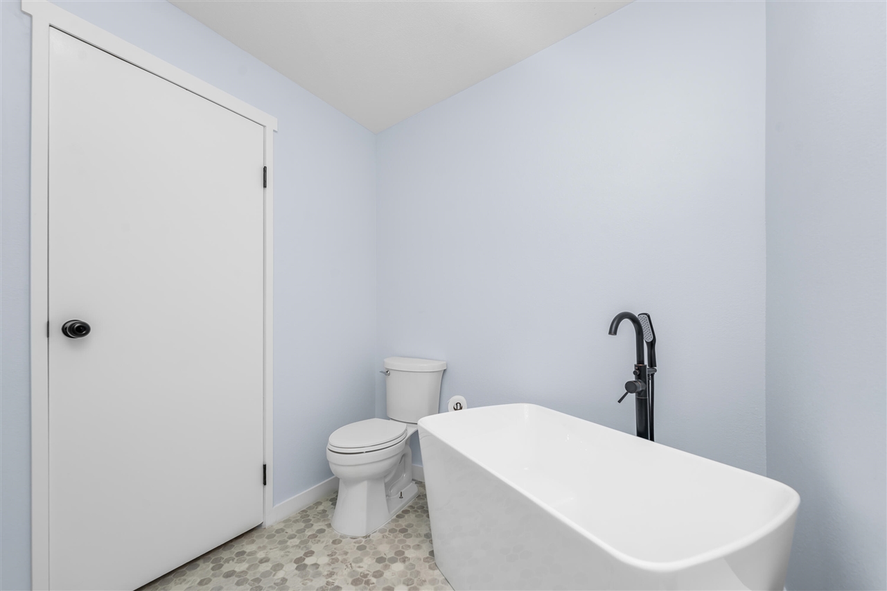 6818 E T Avenue, Vicksburg, MI, 49097-8362