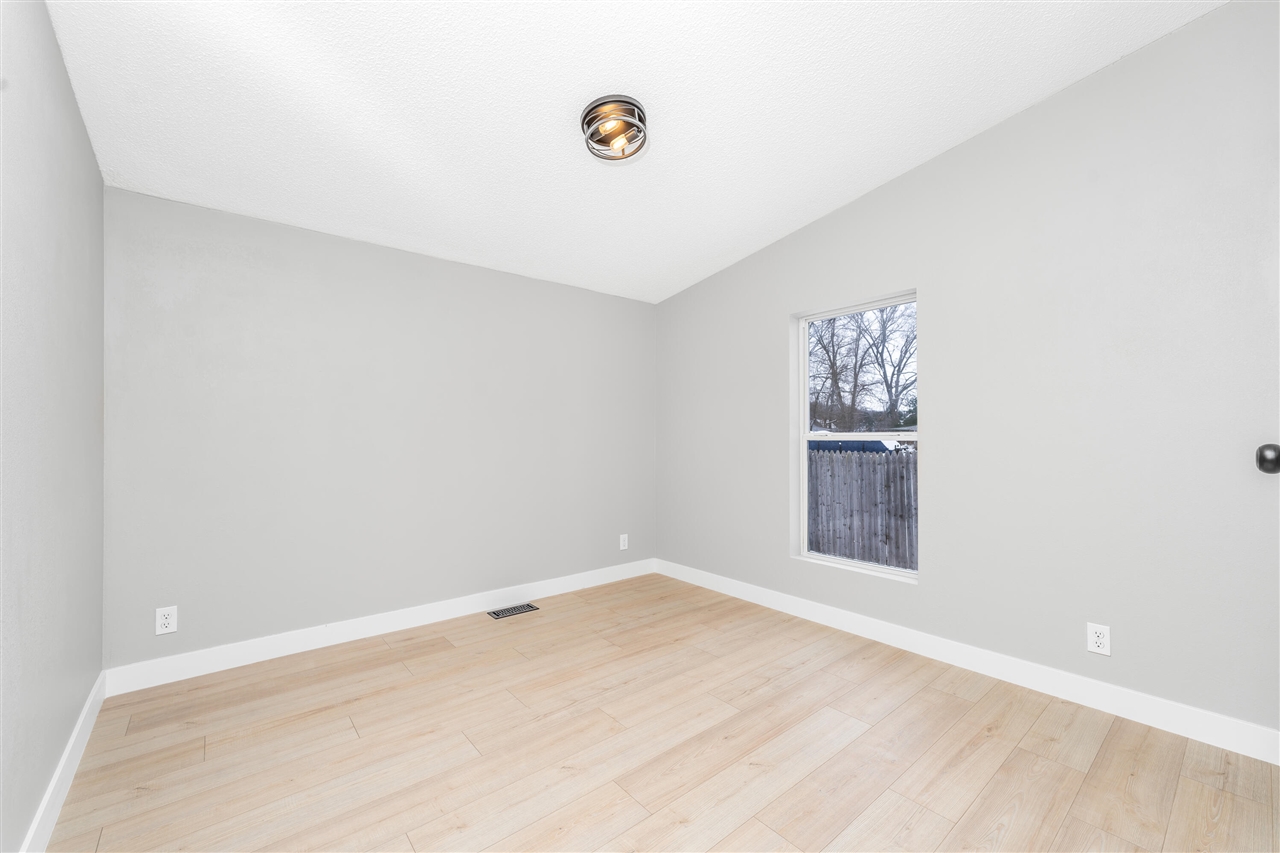 6818 E T Avenue, Vicksburg, MI, 49097-8362