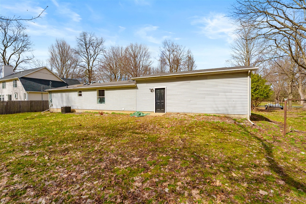 6818 E T Avenue, Vicksburg, MI, 49097-8362