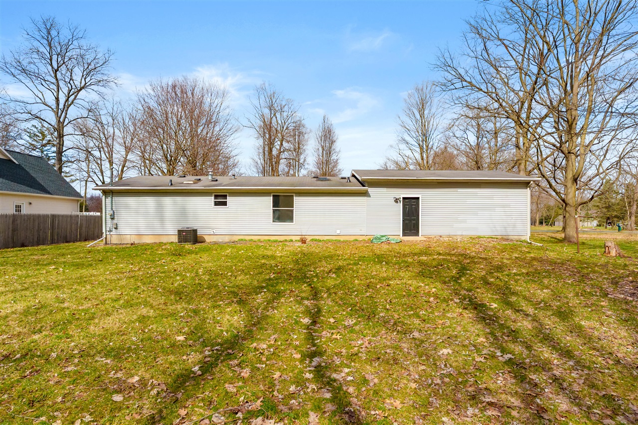 6818 E T Avenue, Vicksburg, MI, 49097-8362