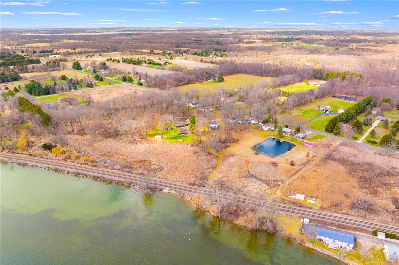 6818 E T Avenue, Vicksburg, MI, 49097-8362