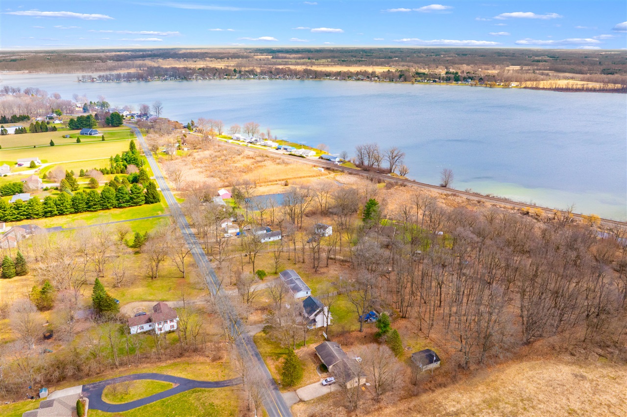 6818 E T Avenue, Vicksburg, MI, 49097-8362