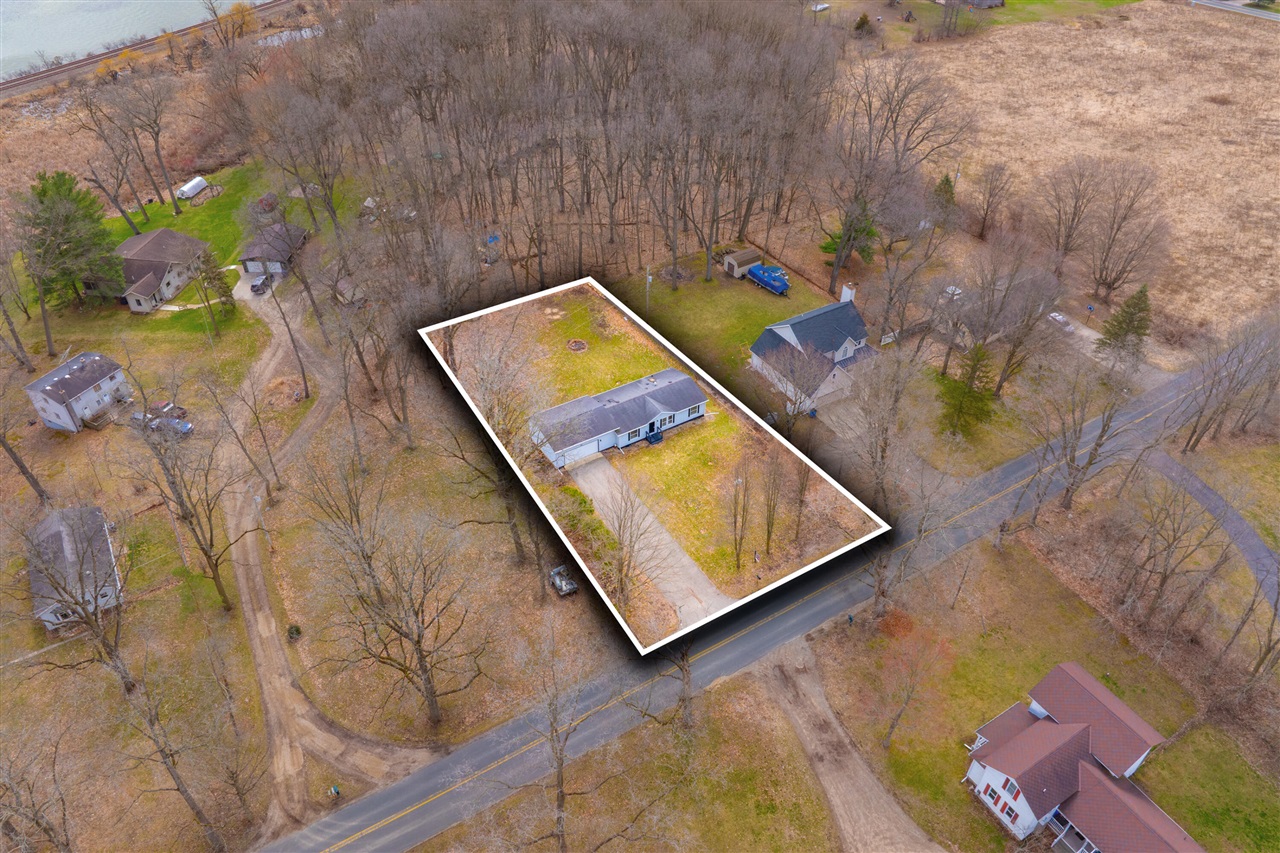 6818 E T Avenue, Vicksburg, MI, 49097-8362