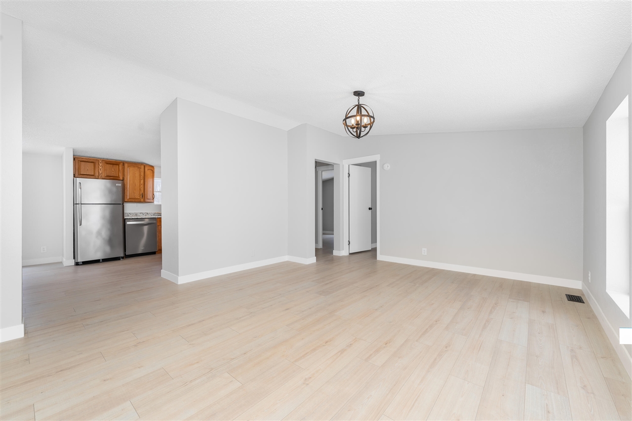 6818 E T Avenue, Vicksburg, MI, 49097-8362