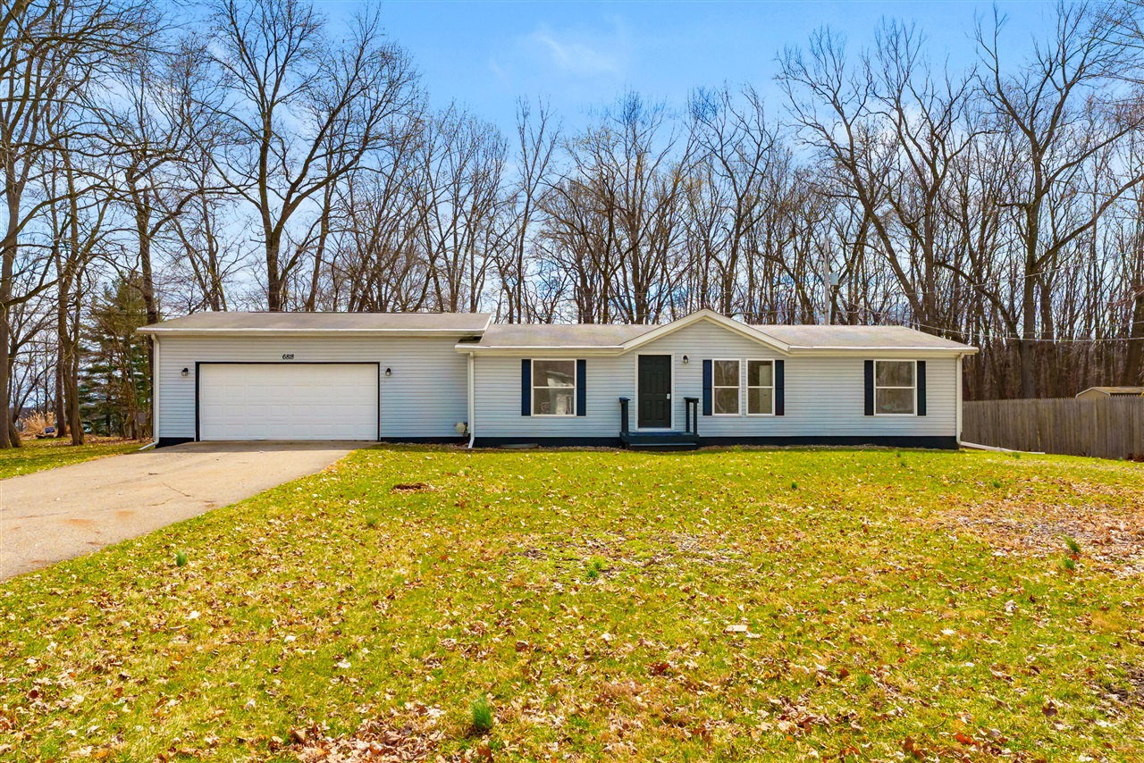 6818 E T Avenue, Vicksburg, MI, 49097-8362