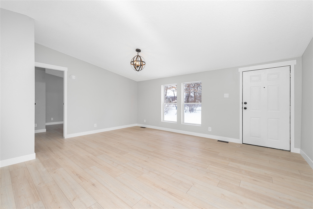 6818 E T Avenue, Vicksburg, MI, 49097-8362