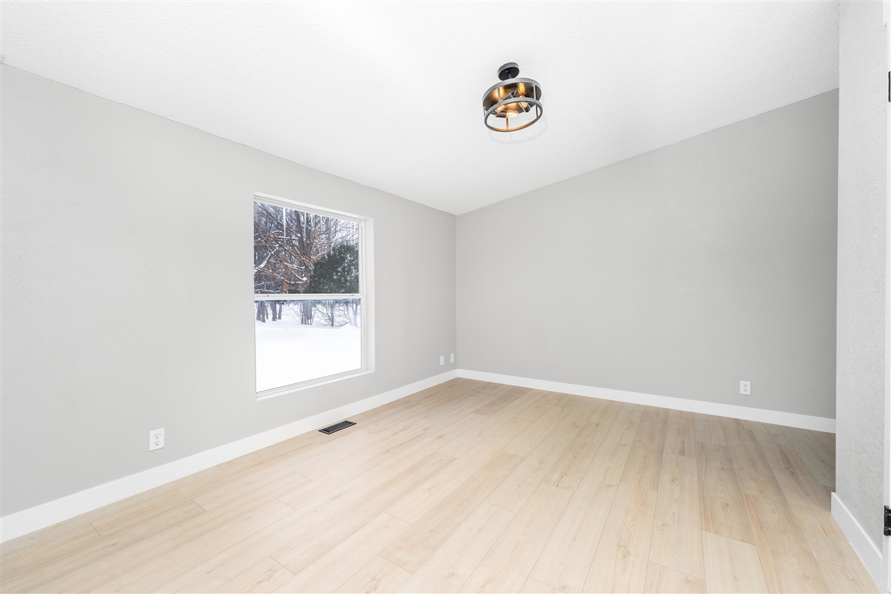 6818 E T Avenue, Vicksburg, MI, 49097-8362