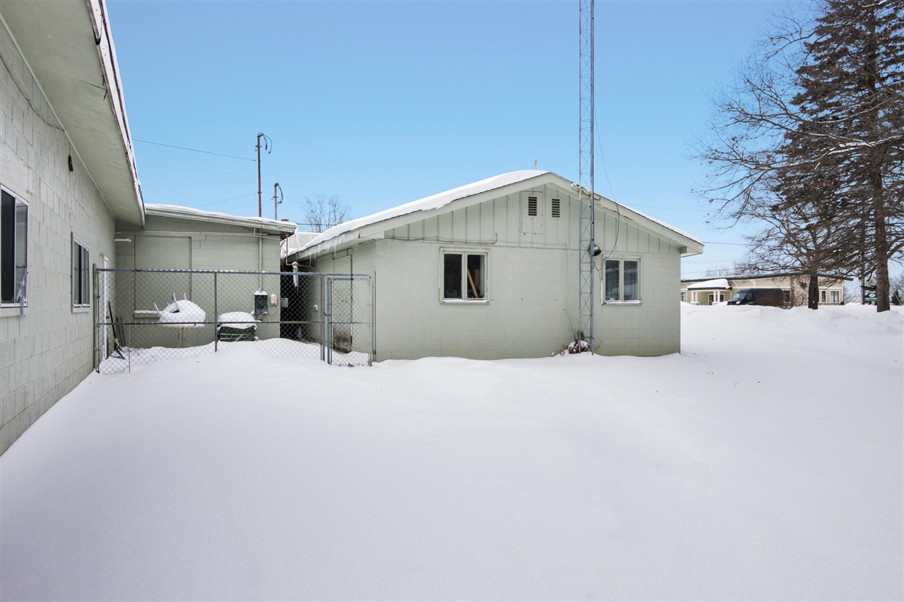 316 W Parkdale Avenue, Manistee, MI, 49660-1132