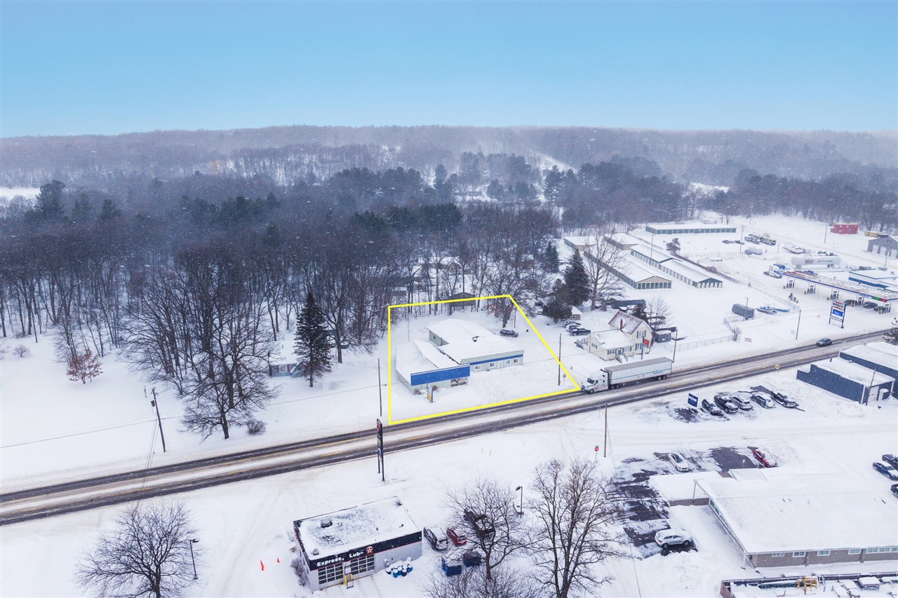 316 W Parkdale Avenue, Manistee, MI, 49660-1132