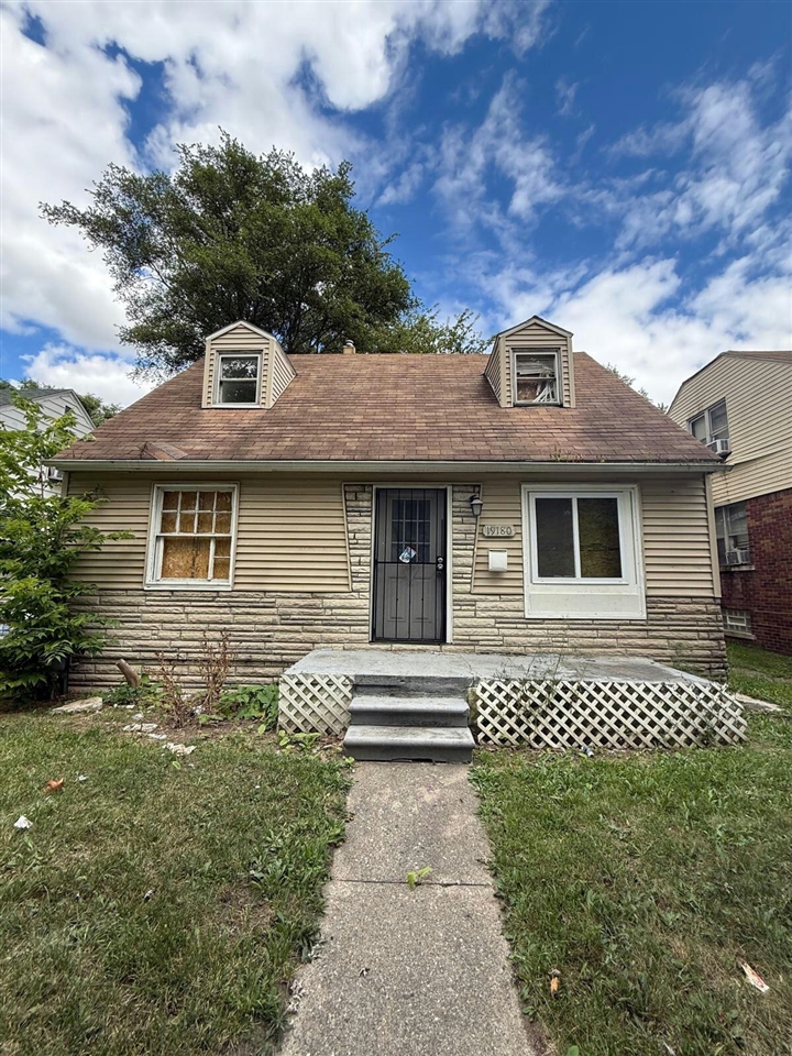 19180 Bradford Avenue, Detroit, MI, 48205-2108