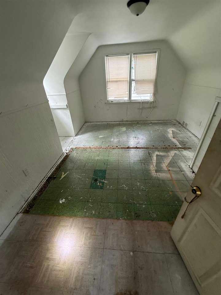 19180 Bradford Avenue, Detroit, MI, 48205-2108