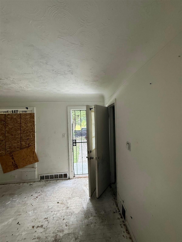 19180 Bradford Avenue, Detroit, MI, 48205-2108
