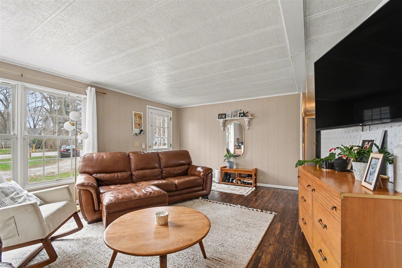 315 Mc Cumber Street, Buchanan, MI, 49107-1132