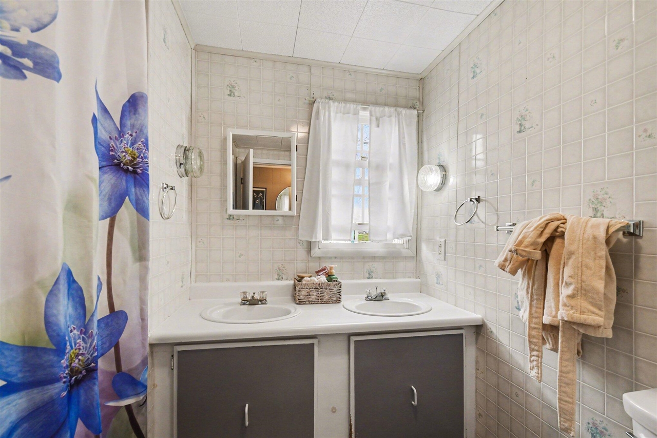 315 Mc Cumber Street, Buchanan, MI, 49107-1132