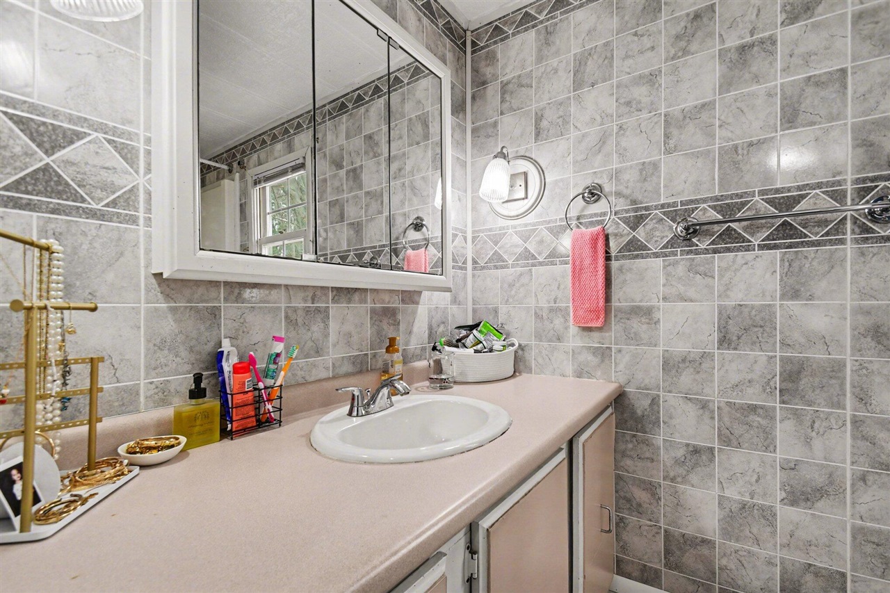 315 Mc Cumber Street, Buchanan, MI, 49107-1132