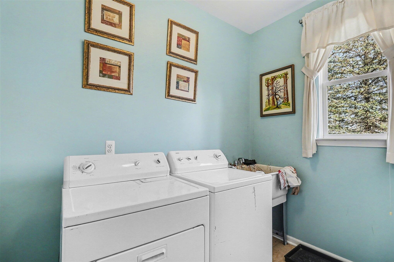 28294 Cottage Lane, New Hudson, MI, 48165-8004