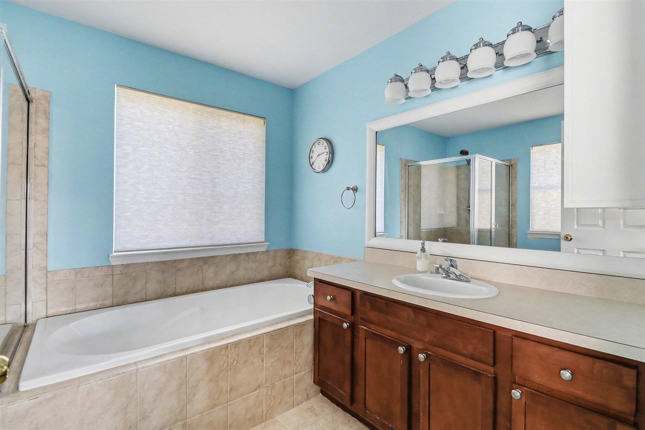 28294 Cottage Lane, New Hudson, MI, 48165-8004