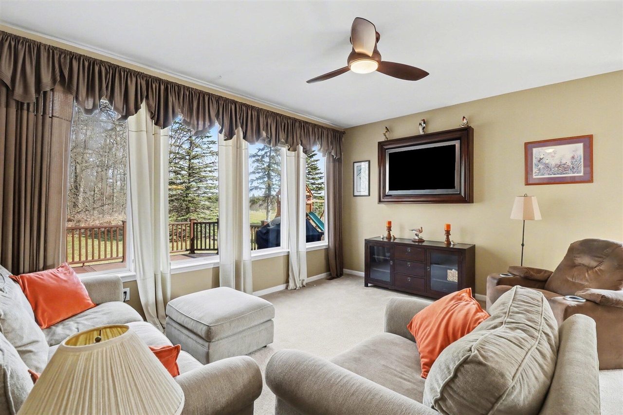 28294 Cottage Lane, New Hudson, MI, 48165-8004