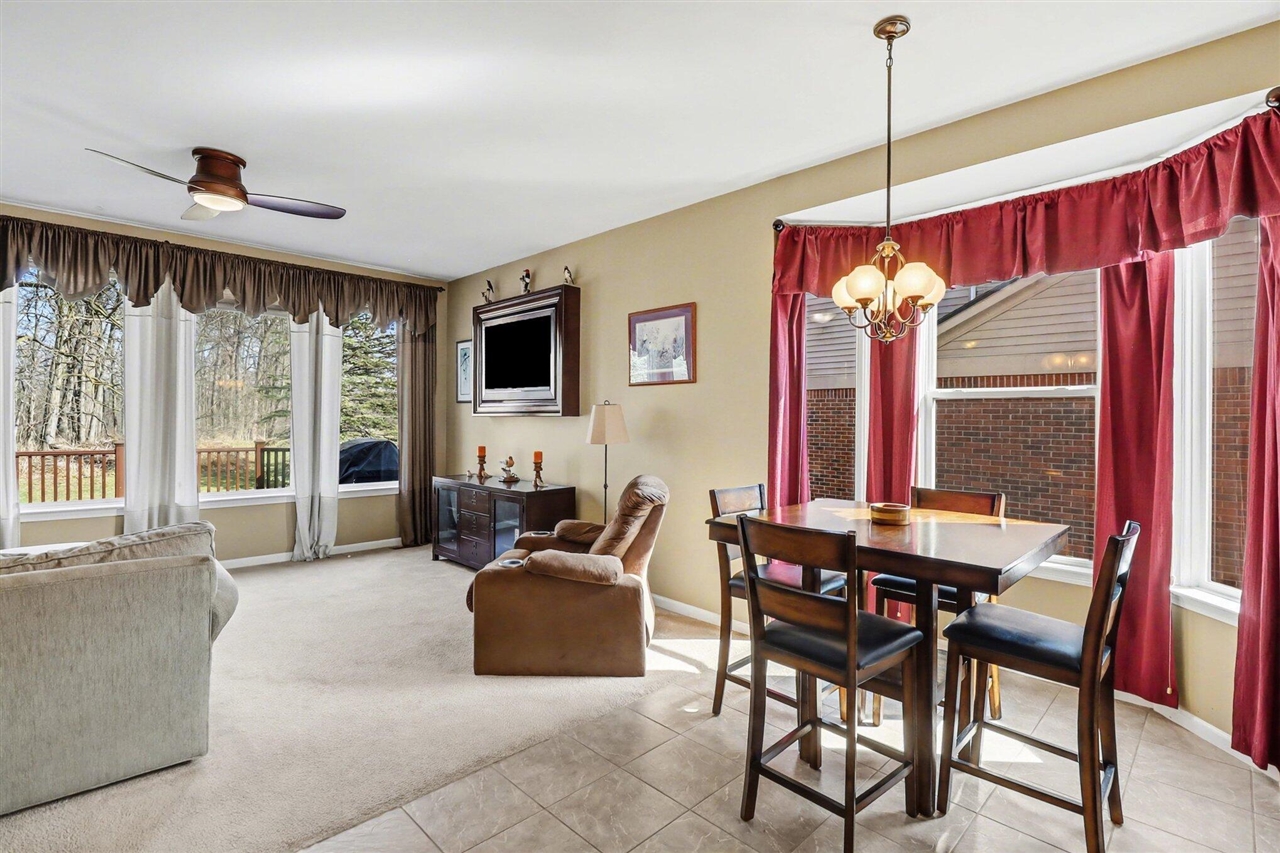 28294 Cottage Lane, New Hudson, MI, 48165-8004