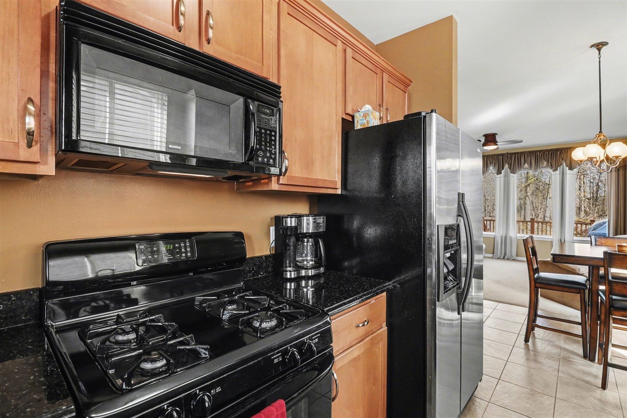 28294 Cottage Lane, New Hudson, MI, 48165-8004