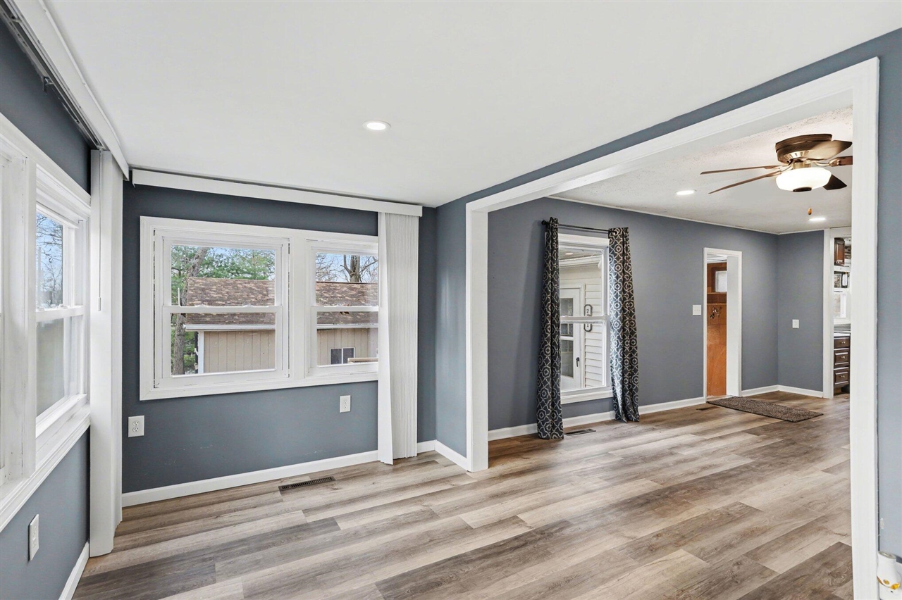 211 North Drive, Brooklyn, MI, 49230-8910