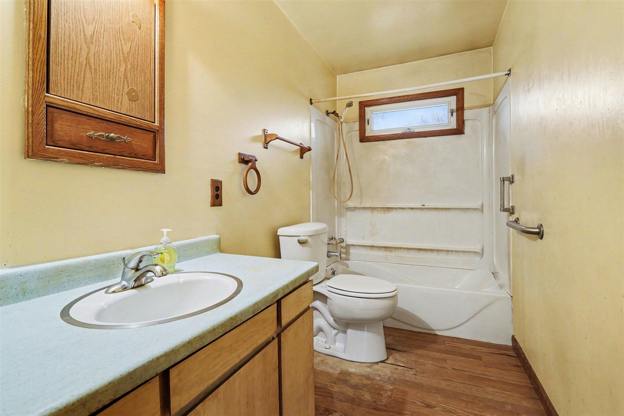 Plainwell, MI, 49080