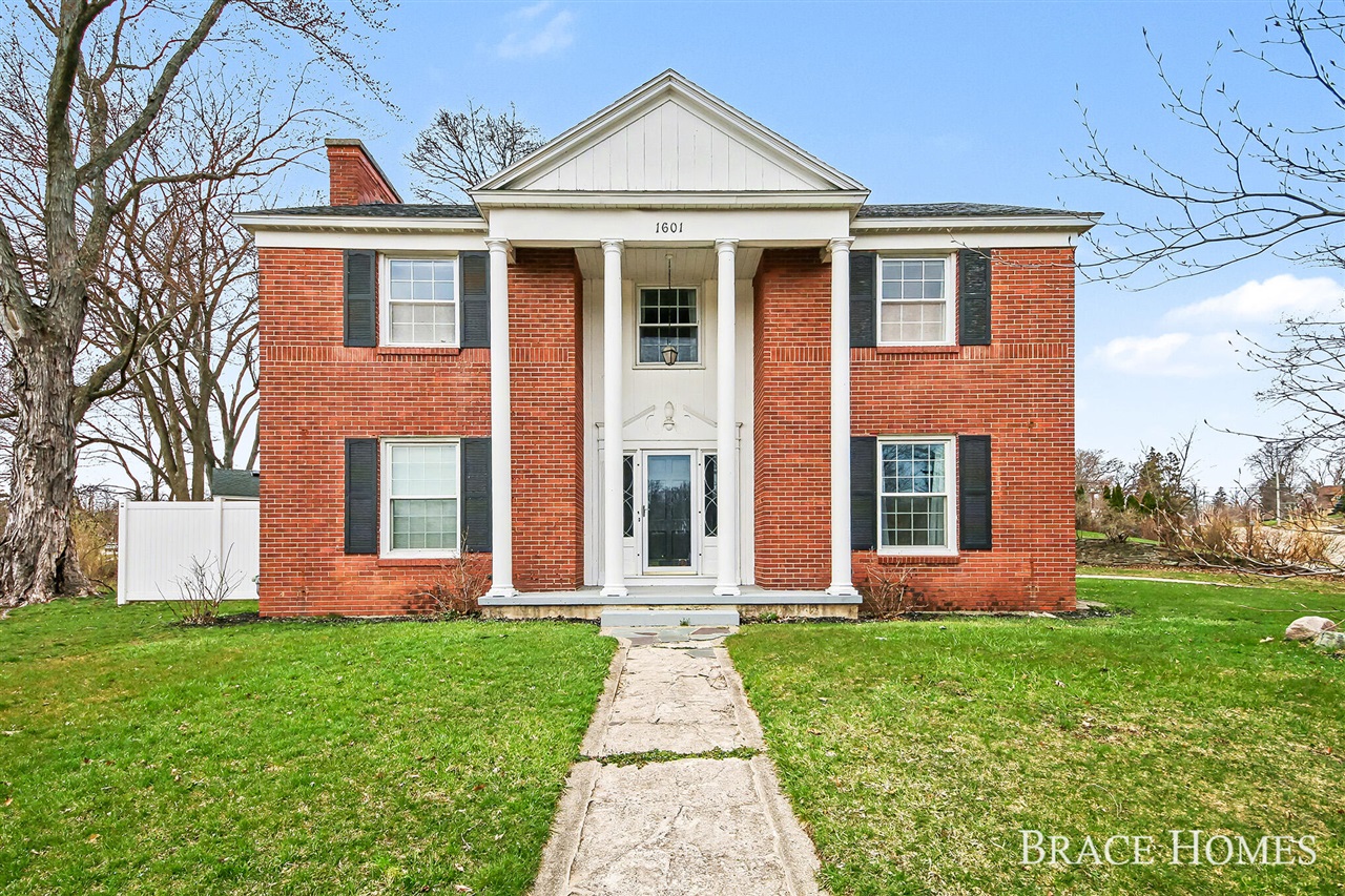 119 Bristol Avenue, Grand Rapids, MI, 49504-4924