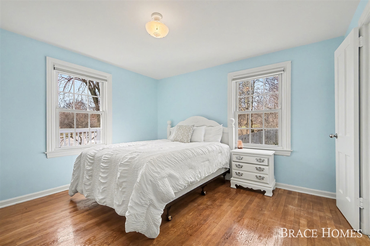 119 Bristol Avenue, Grand Rapids, MI, 49504-4924