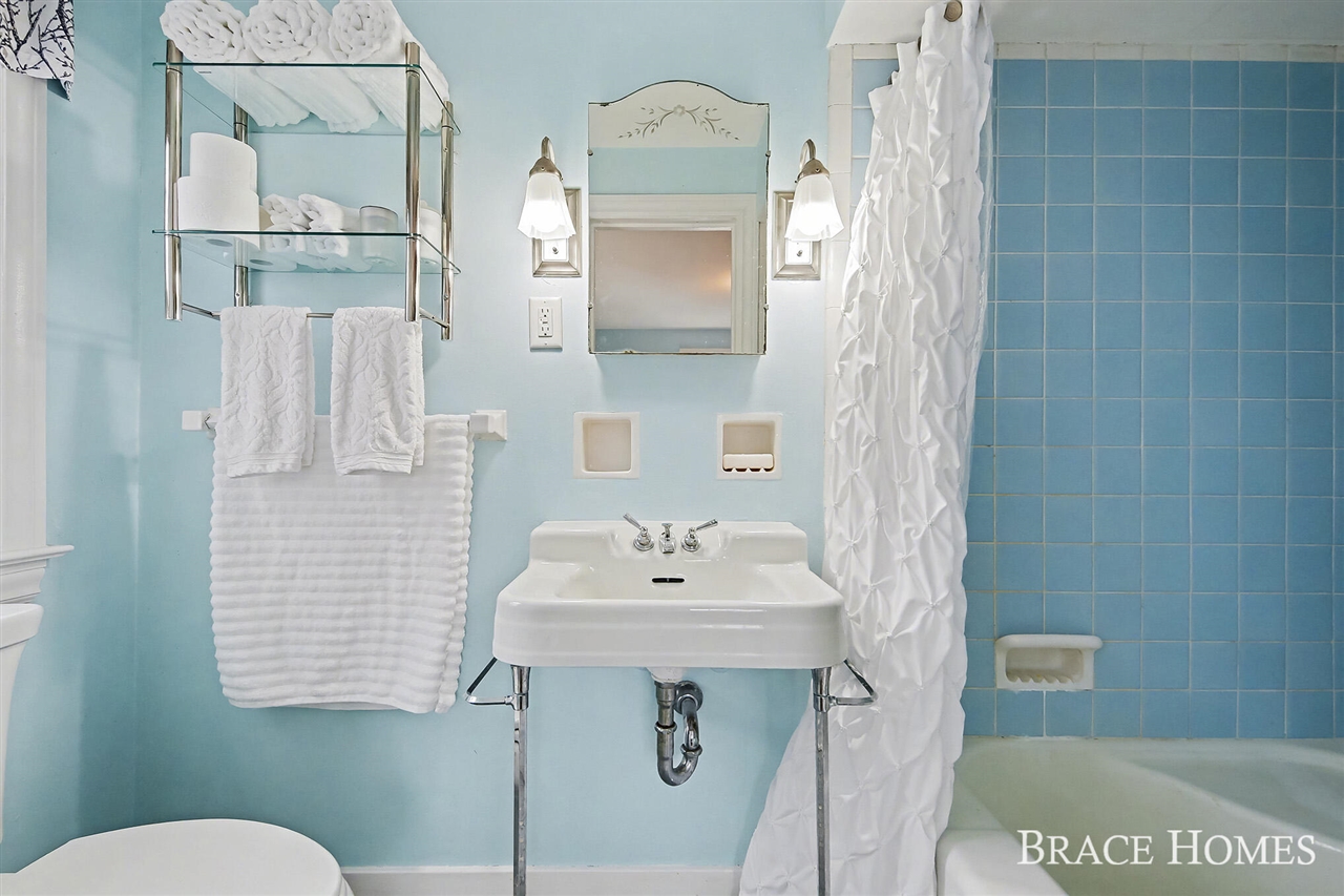 119 Bristol Avenue, Grand Rapids, MI, 49504-4924