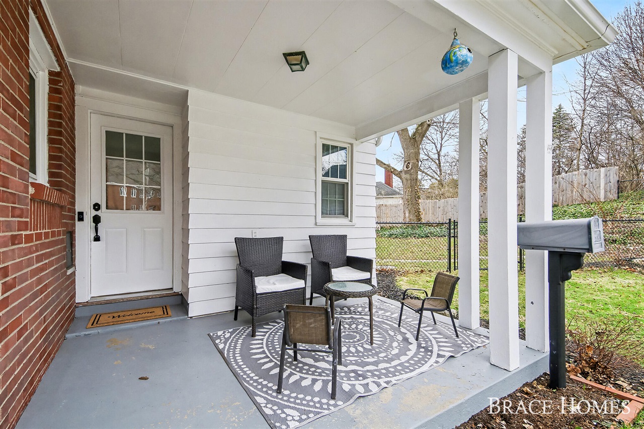 119 Bristol Avenue, Grand Rapids, MI, 49504-4924