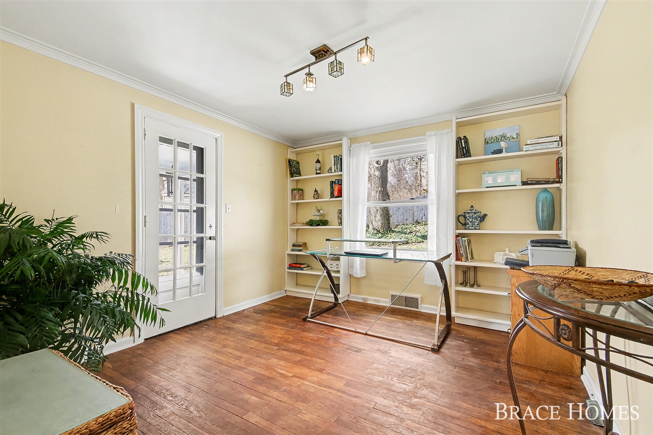 119 Bristol Avenue, Grand Rapids, MI, 49504-4924