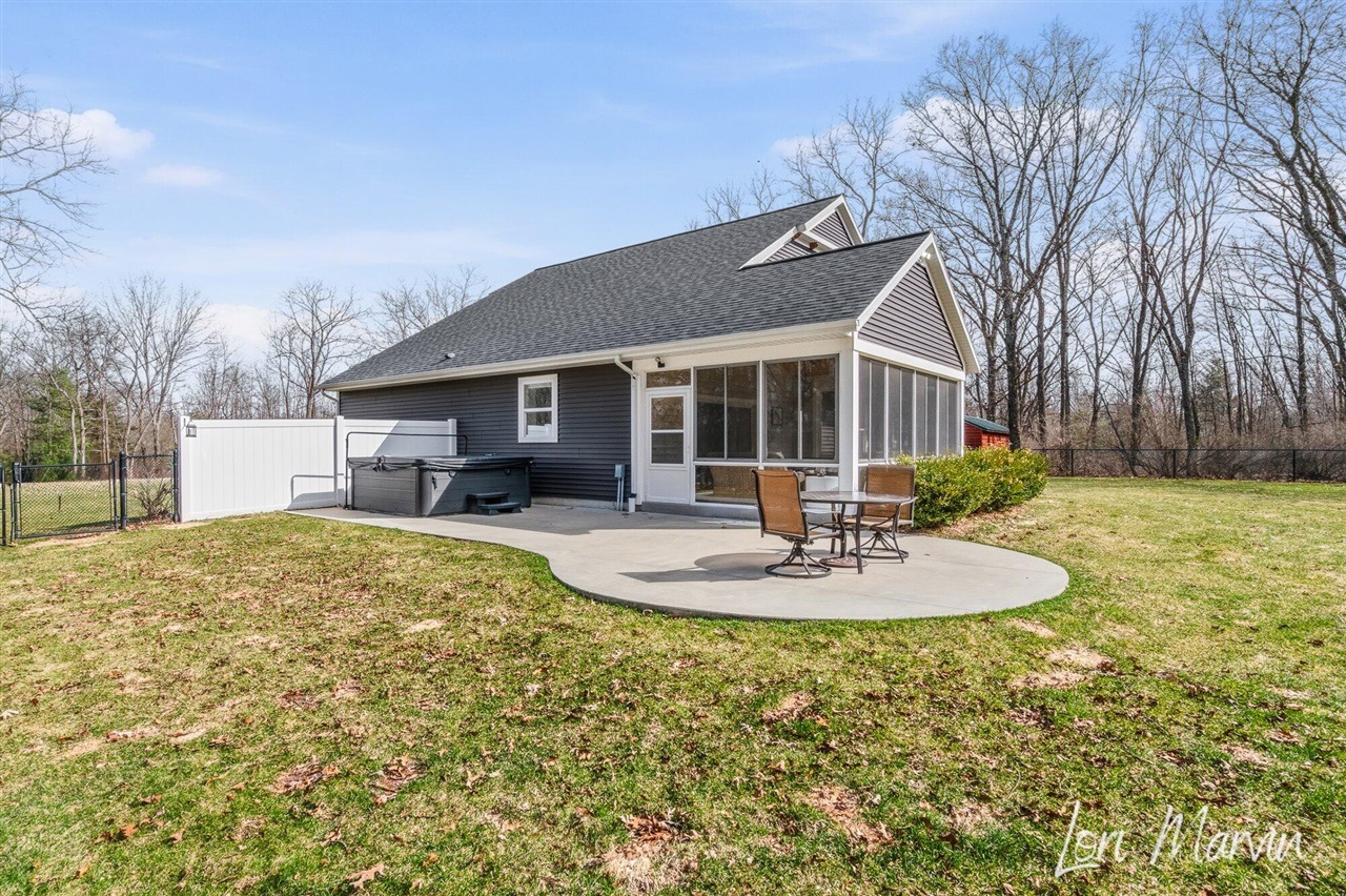 10966 S Stakes Road, Greenville, MI, 48838-9467