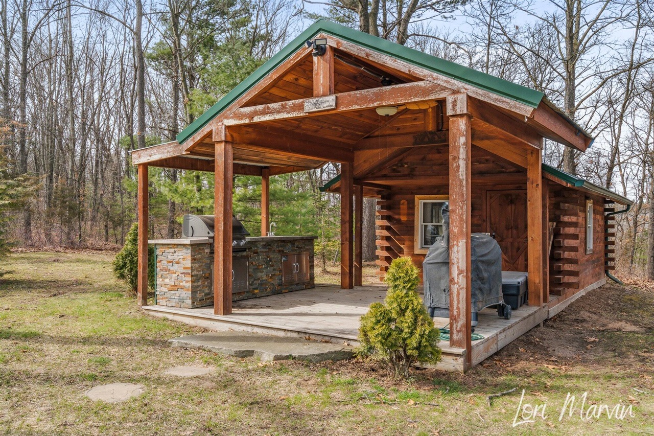 10966 S Stakes Road, Greenville, MI, 48838-9467