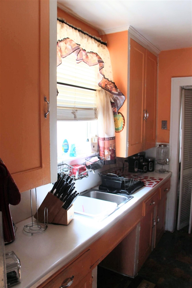 15370 Hartwell Street, Detroit, MI, 48227-3350