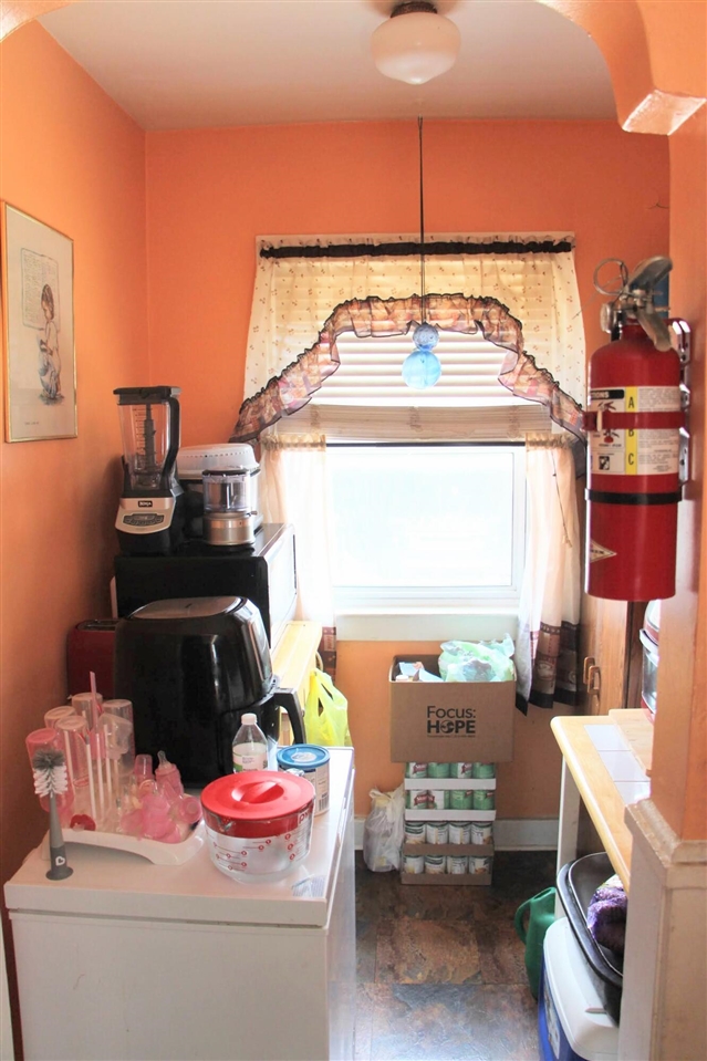 15370 Hartwell Street, Detroit, MI, 48227-3350