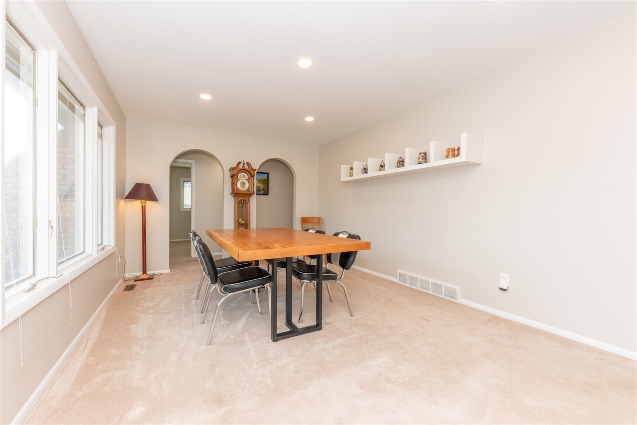 1075 Harold Circle, Ann Arbor, MI, 48103-1418