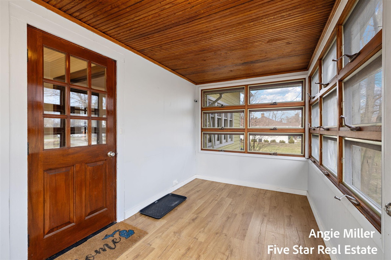 211 Williams Street, Spring Lake, MI, 49456-1912