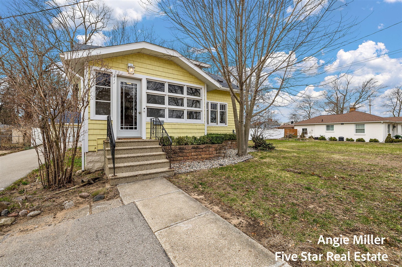 211 Williams Street, Spring Lake, MI, 49456-1912