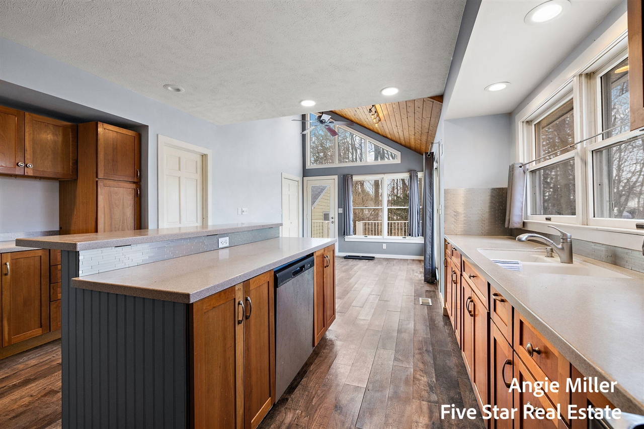 211 Williams Street, Spring Lake, MI, 49456-1912