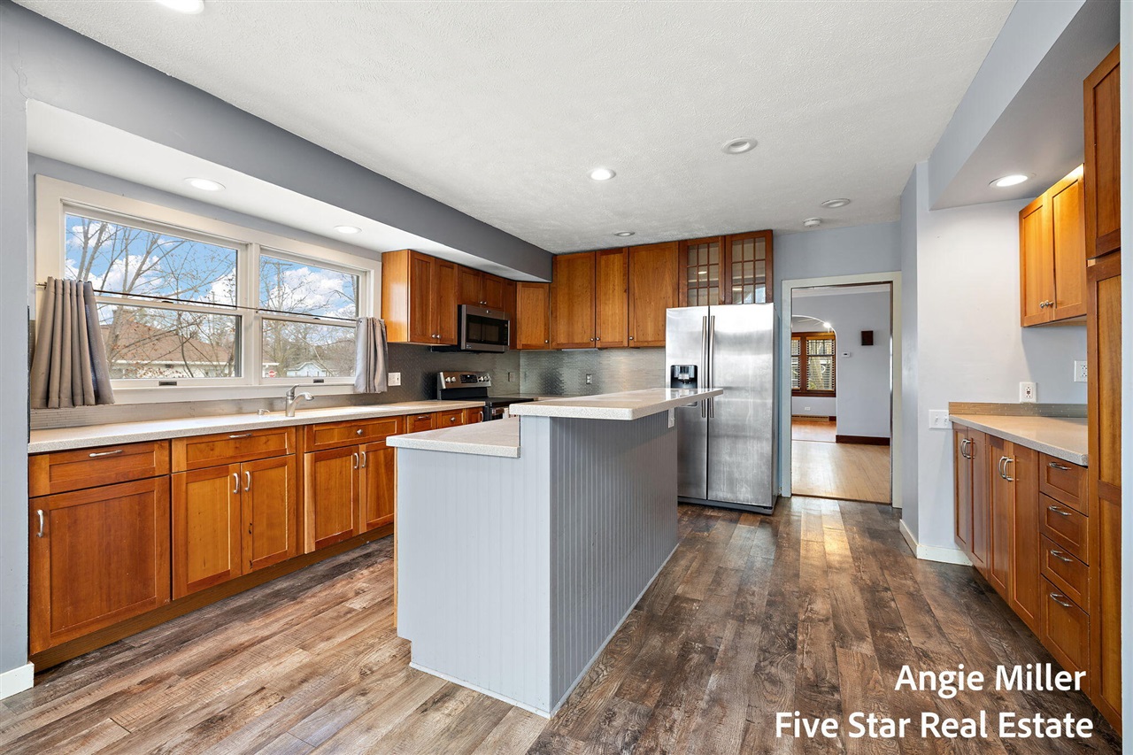 211 Williams Street, Spring Lake, MI, 49456-1912