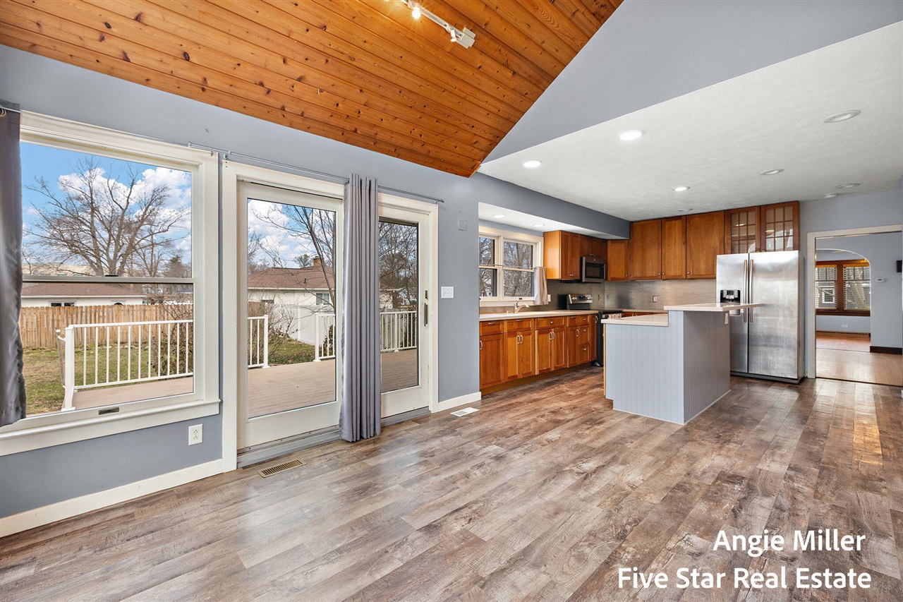 211 Williams Street, Spring Lake, MI, 49456-1912