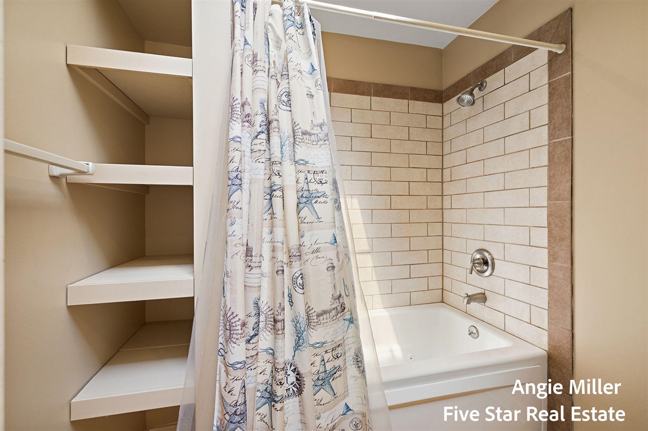 211 Williams Street, Spring Lake, MI, 49456-1912