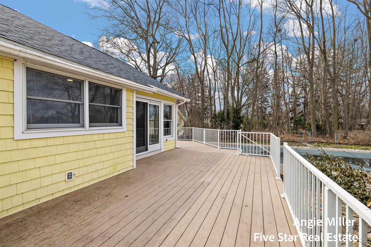 211 Williams Street, Spring Lake, MI, 49456-1912