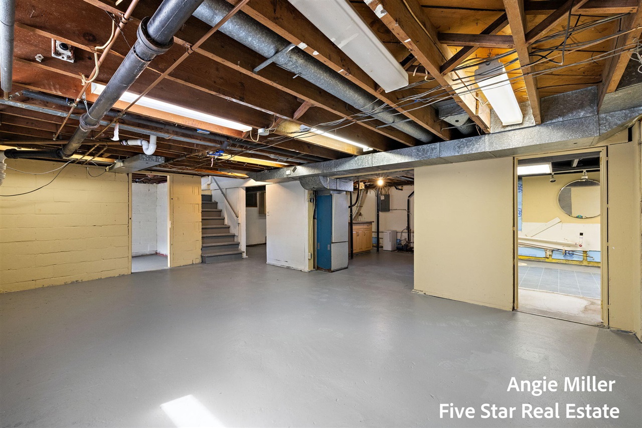 211 Williams Street, Spring Lake, MI, 49456-1912