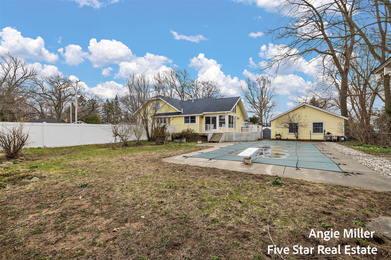 211 Williams Street, Spring Lake, MI, 49456-1912