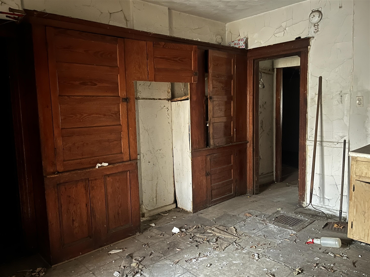 5947 Vermont Street, Detroit, MI, 48208-1612