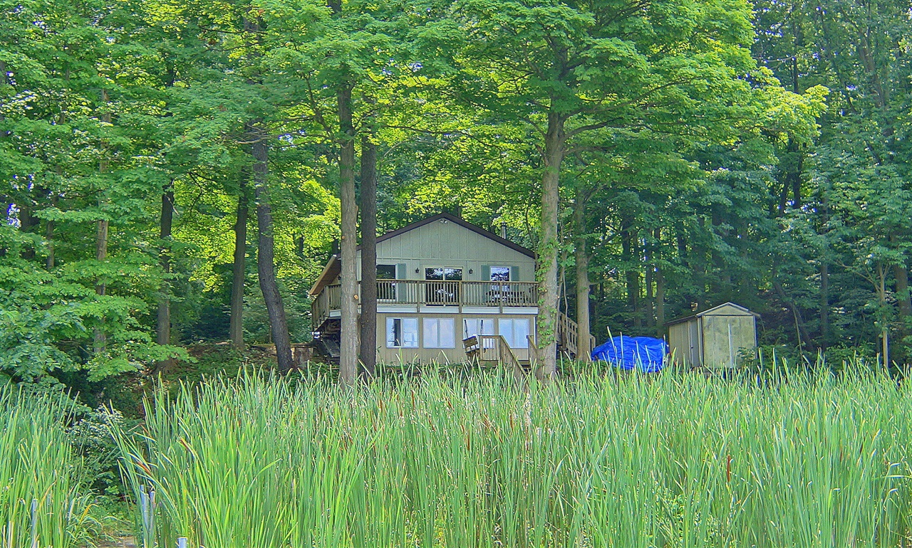 1st image of 10749 Kings Ln, Berrien Springs, MI 49103 | MLS# 70522461