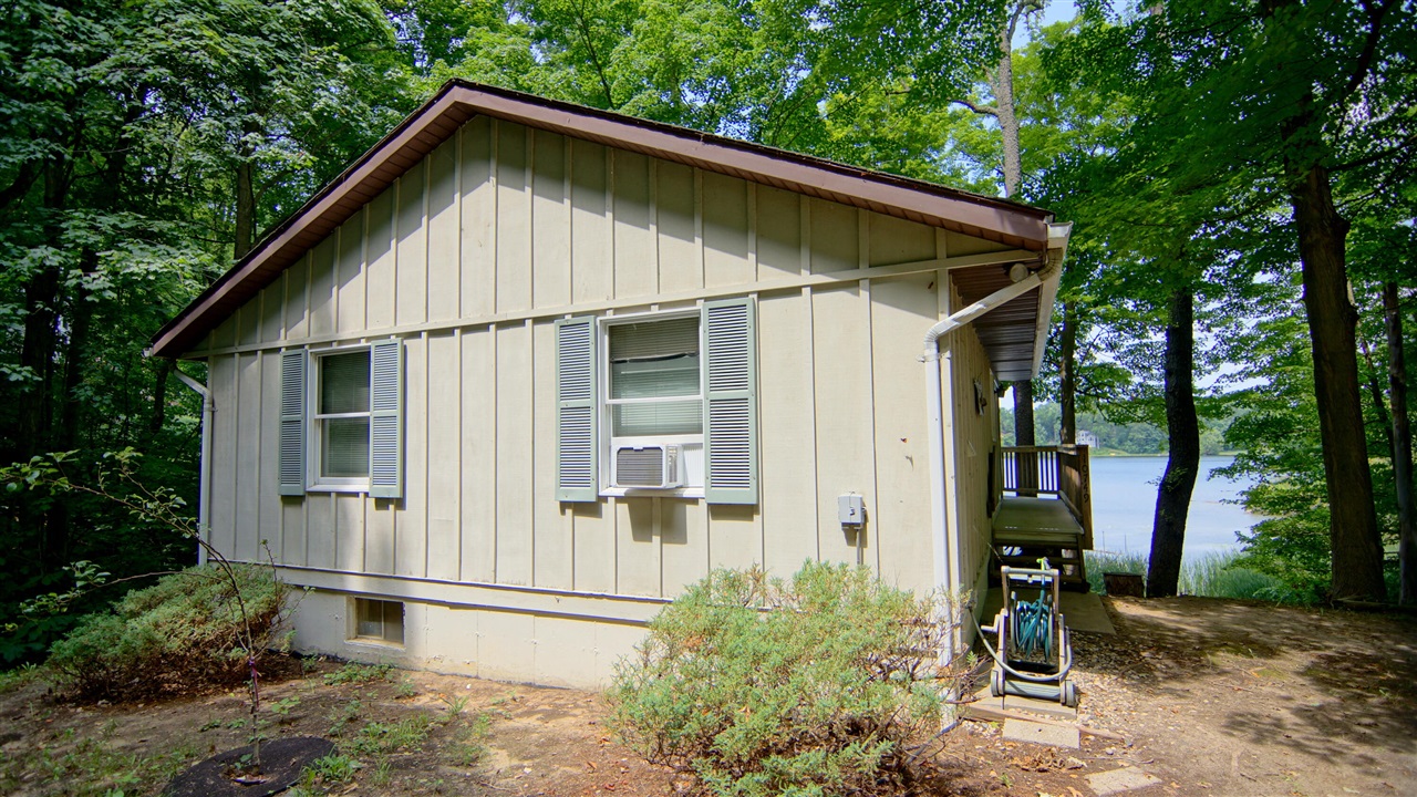 24th image of 10749 Kings Ln, Berrien Springs, MI 49103 | MLS# 70522461
