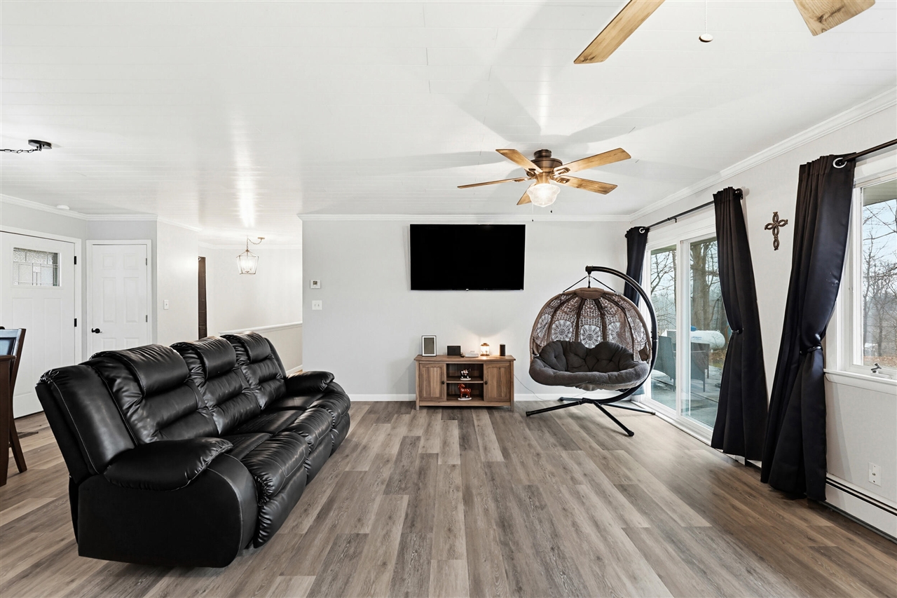 4090 Matthews Road, Charlotte, MI, 48813-8146